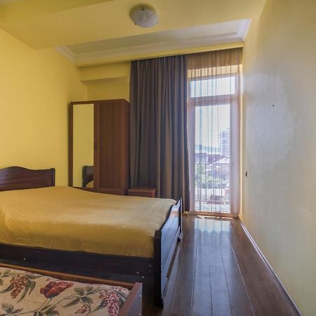 Apartment Chavchavadze Батумі Екстер'єр фото