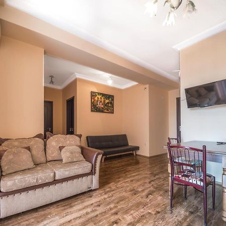 Apartment Chavchavadze Батумі Екстер'єр фото